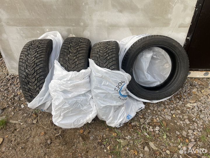 Nokian Tyres Hakkapeliitta 8 215/50 R17 95