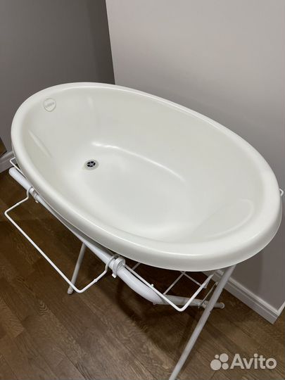 Пеленальный столик + ванночка + подставка