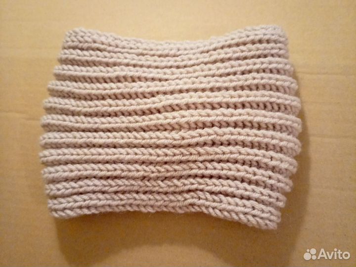 Повязка на голову вязаная бежевая женская