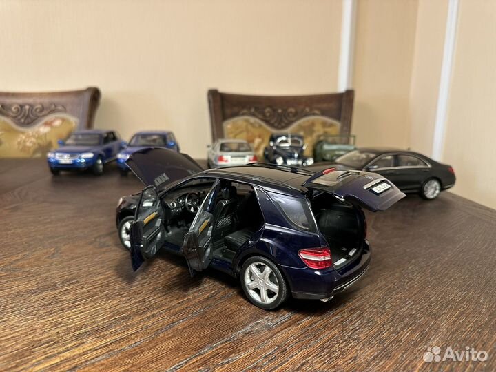 1:18 Mercedes-Benz ML W164, Mercedes S-class W222