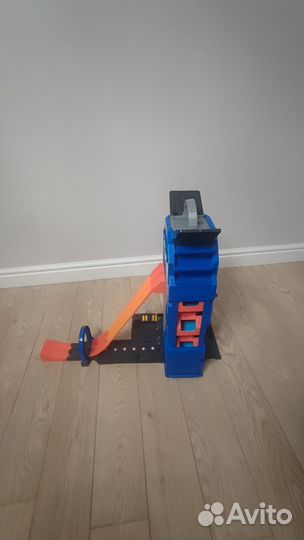 Трек hot wheels гараж