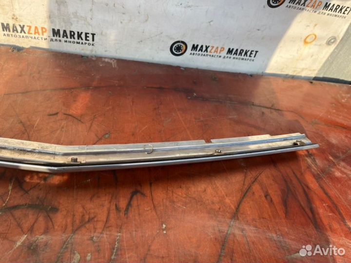 Накладка решетки радиатора Nissan Almera Classic