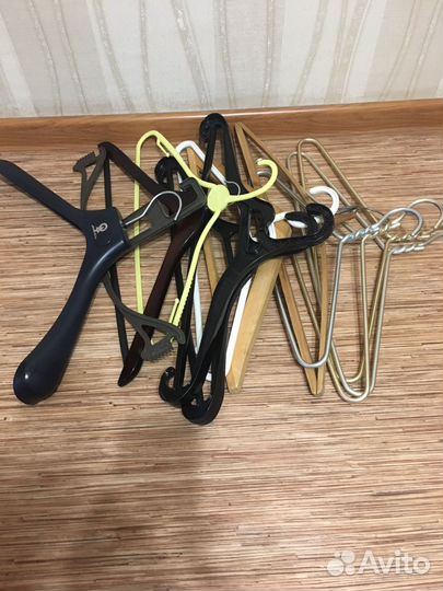 Плечики (вешалки)