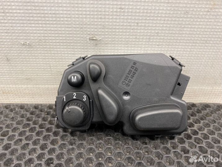 Блок сиденья левый Mercedes-Benz Clk-Class W209