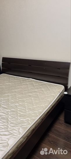 Кровать двухспальная с матрасом 160 200