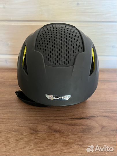 Горнолыжный шлем