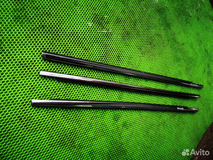 Бархотка стекла правая для Ford Kuga 2012-2019