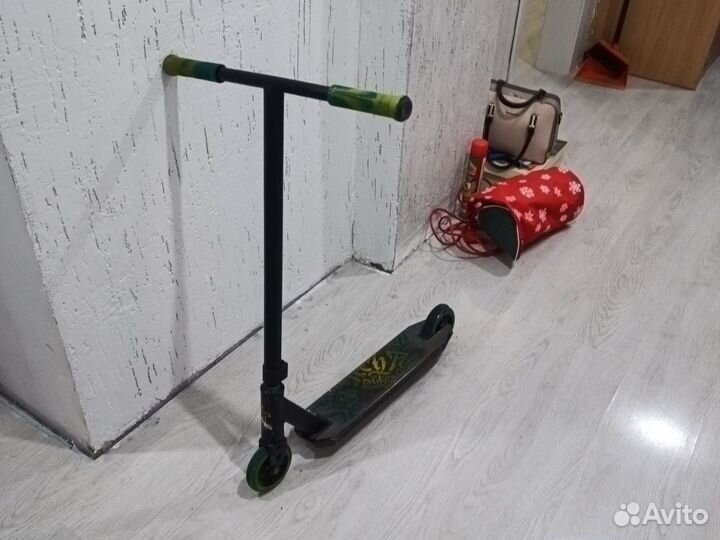 Трюковой самокат duker 101