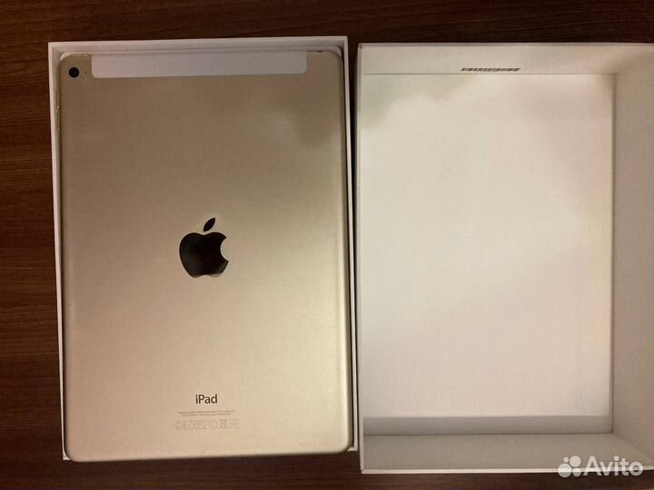 iPad Air 2 (2014) и iPhone 4