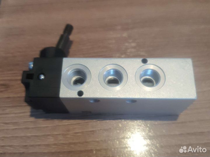 Распределитель camozzi 358-905 ручное управление