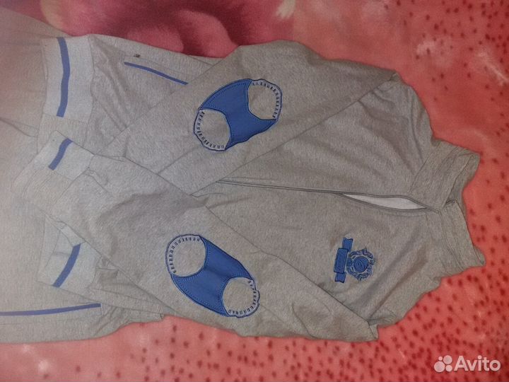 Спортивный костюм