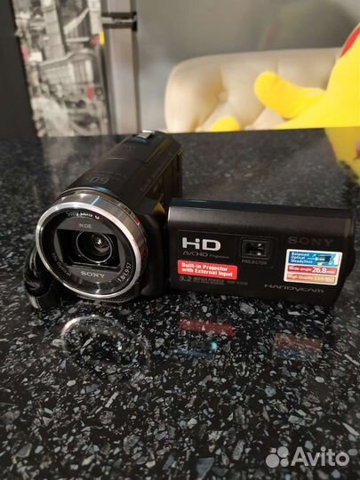 Sony HDR-PJ530E со встроенным проектором и wi-fi
