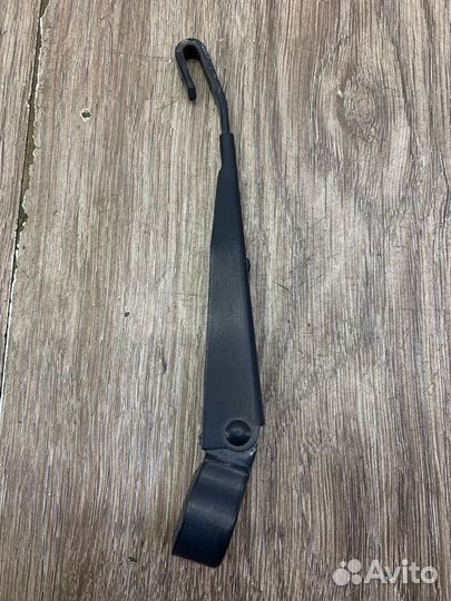 Поводок дворника задний Jeep Patriot внедорожник