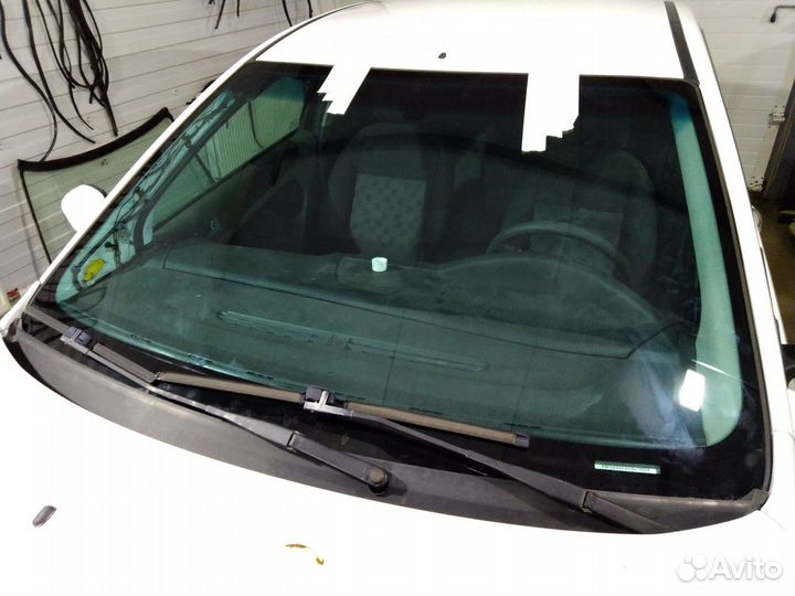Лобовое стекло Ford Focus 2