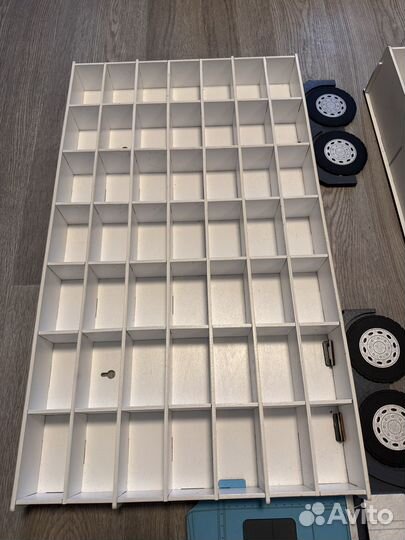 Парковка для машинок деревянная б/у