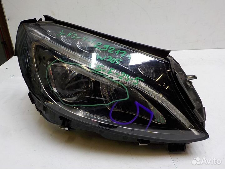 Фара правая на Mercedes-Benz W205 (C-Klasse)