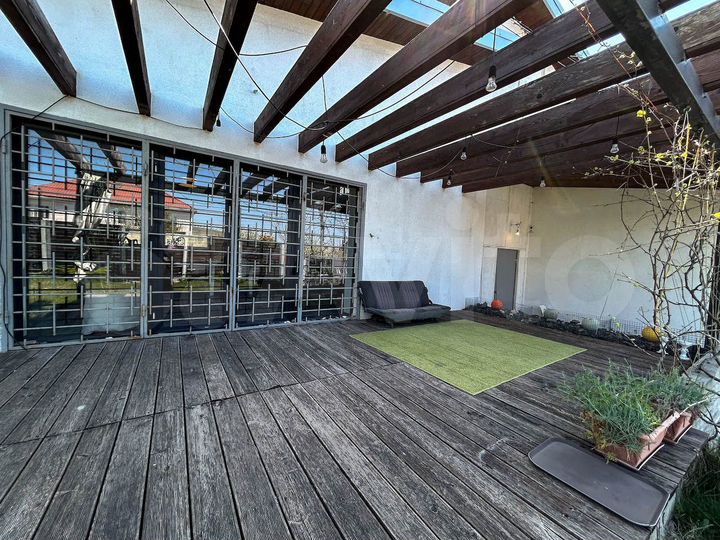 Дом 191 м² на участке 6 сот.