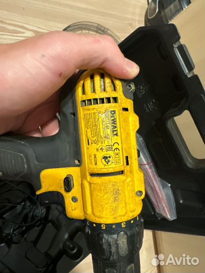 Шуруповерт dewalt