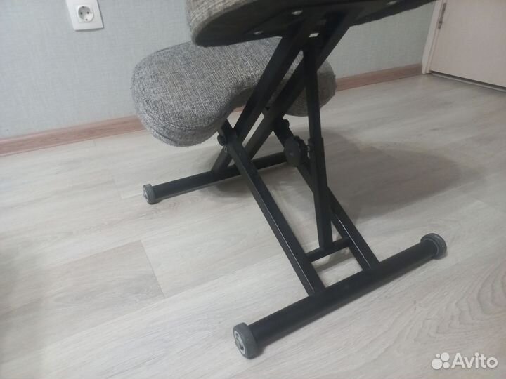 Коленный стул