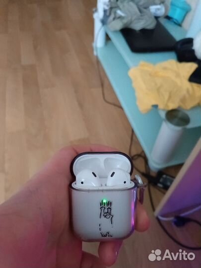 Беспроводные наушники apple airpods