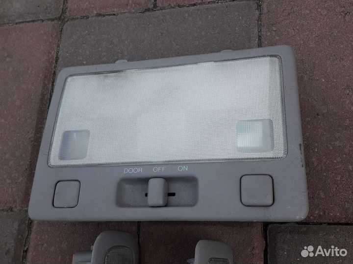 Плафон освещения салона Toyota Crown S170