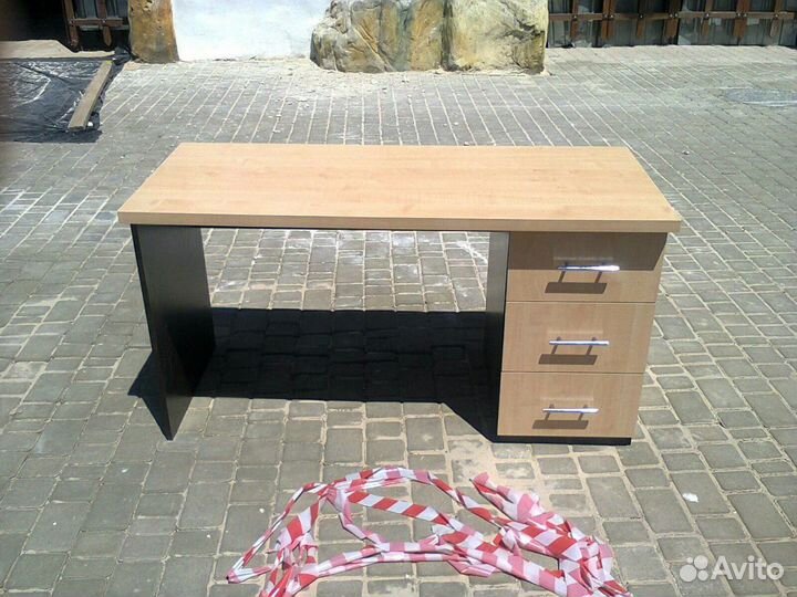 Столы для дома и офисов