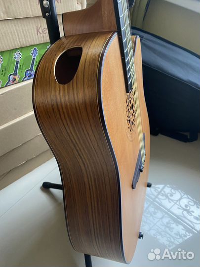Акустическая гитара