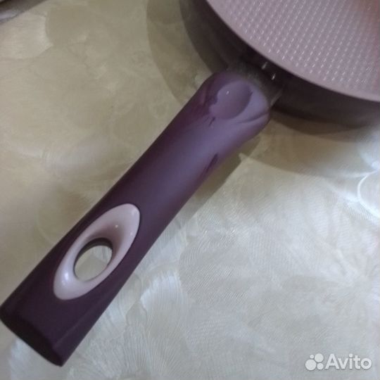 Сковорода Purple с крышкой D 26см