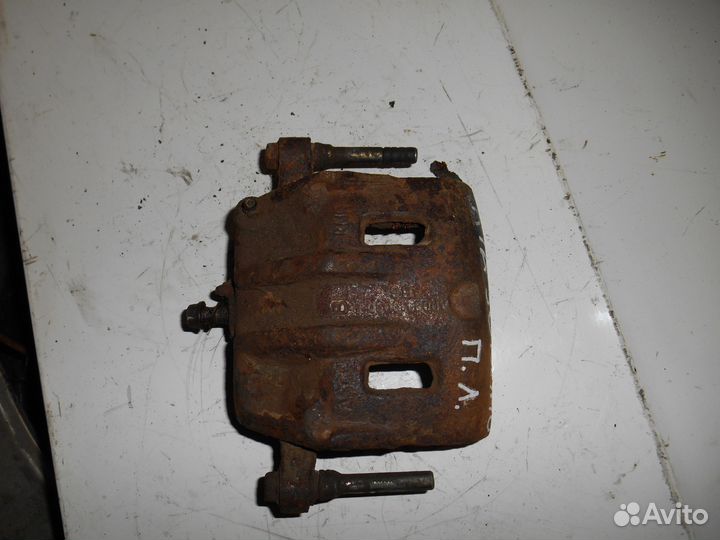 Суппорт передний левый Kia Sorento Киа Соренто