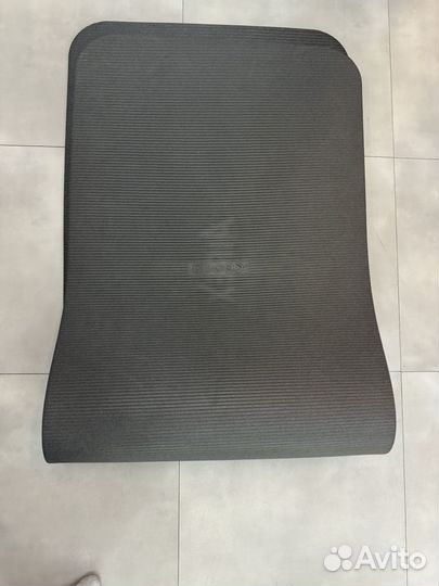 Продаю коврик для йоги и фитнеса Airex