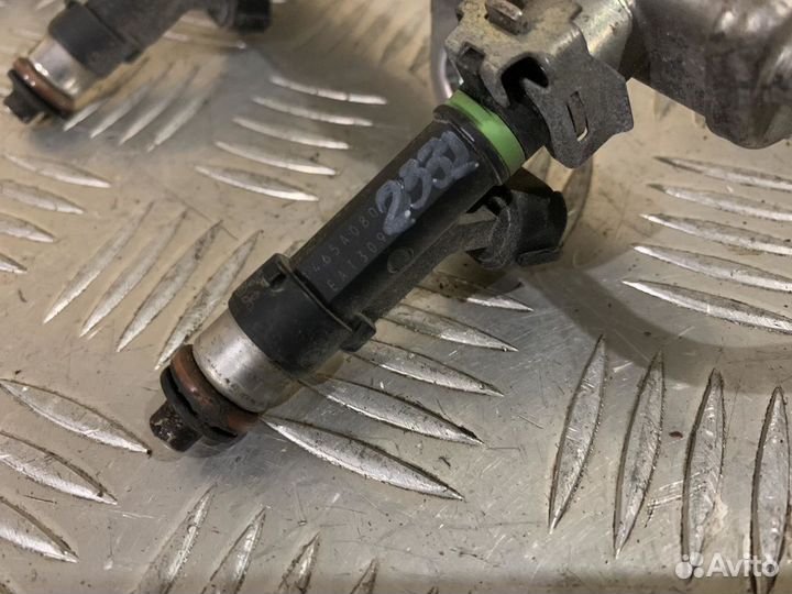 Форсунка инжекторная электрическая Mitsubishi Outl