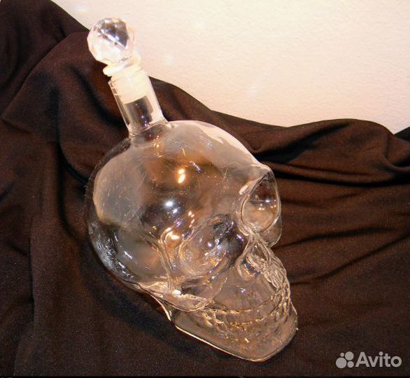 Штоф графин стеклянный череп новый