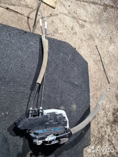 Замок боковой двери задний Nissan Juke F15 1.6 DDT