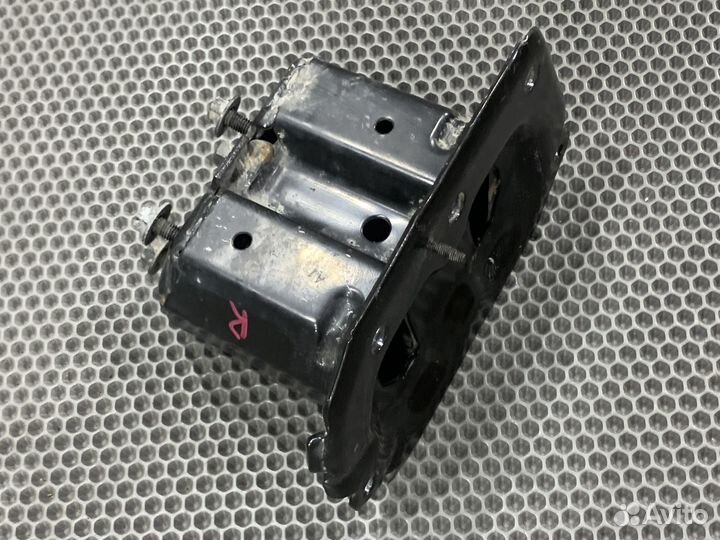 Правый крашбокс переднего бампера Nissan Murano Z5