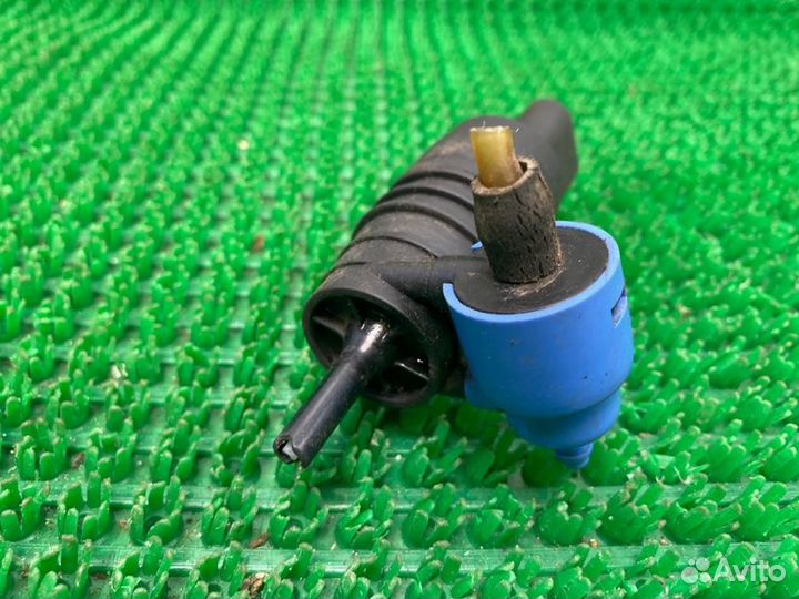 Насос омывателя Volkswagen Passat B3 PF 1990