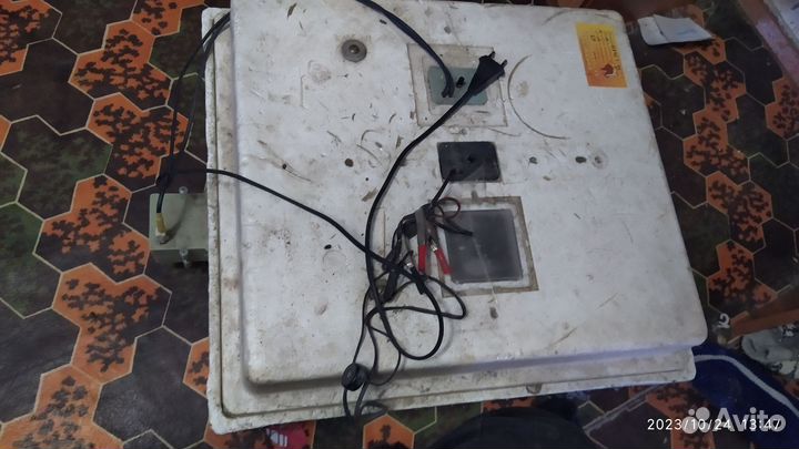 Инкубатор несушка