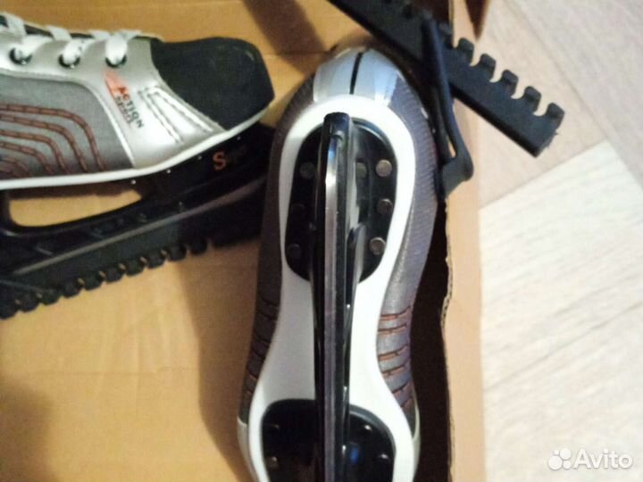 Хоккейные коньки новые, размер 39