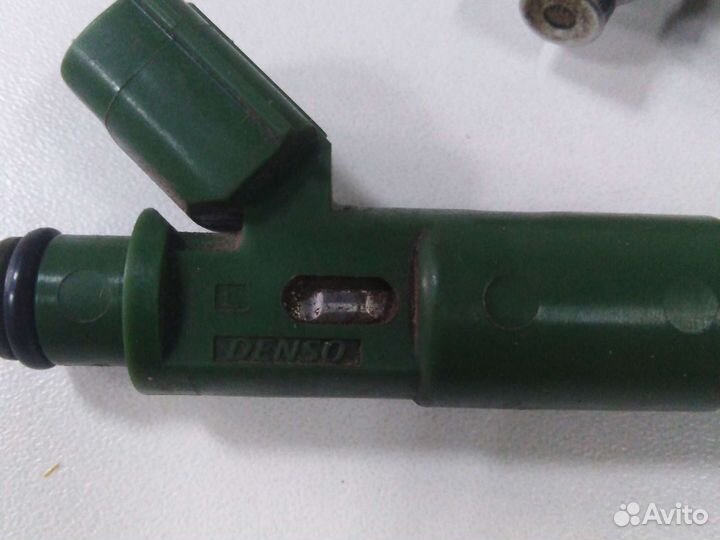 Форсунка топливная Toyota Avensis T250