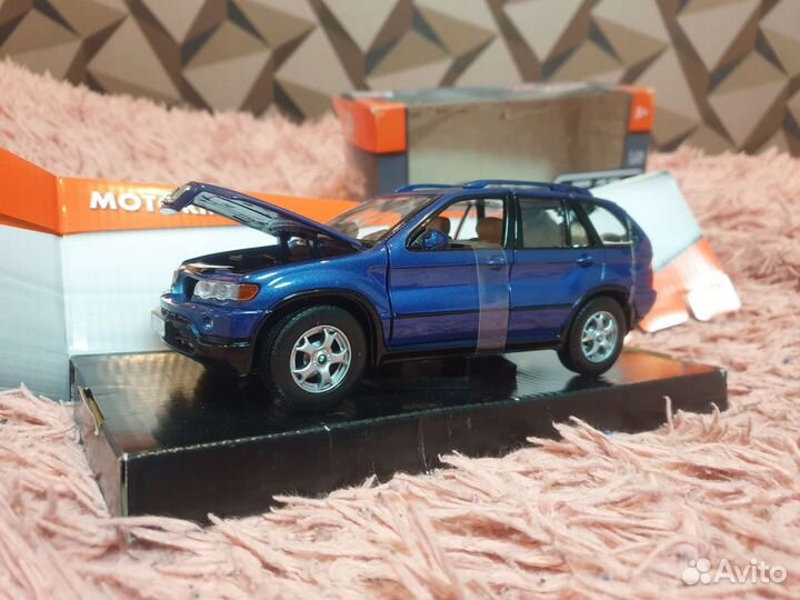 Металлическая коллекционная модель bmw x5 е53