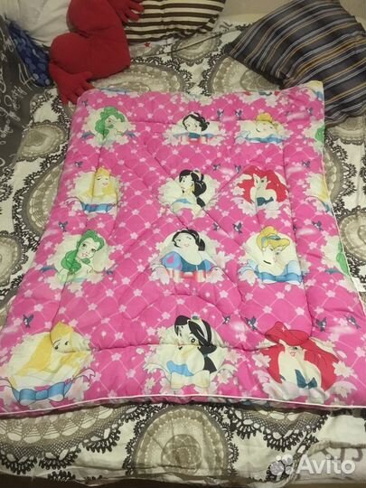 Одеяло шерстяное с принцессами 110 на 140