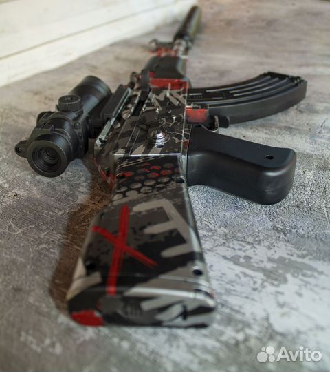 Игрушечный автомат Калашникова цвет красные линии