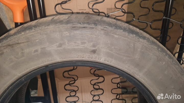 Nitto NT421Q 215/60 R17