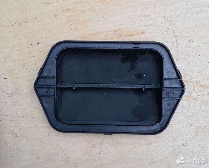 Решетка вентиляционная левая Mazda 3 bl рест. Хэтч