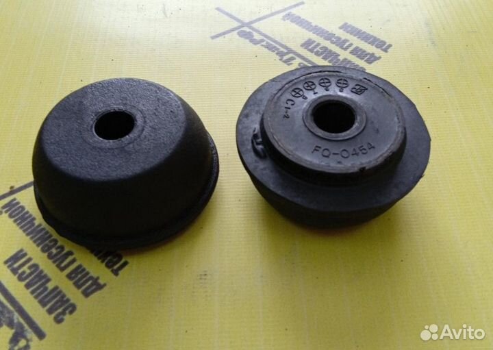 Подушка двигателя Komatsu PC20