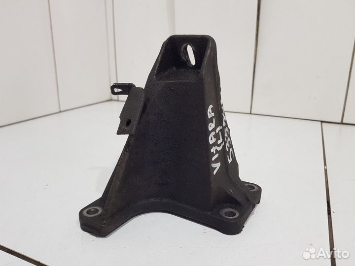 Кронштейн опоры двигателя левый