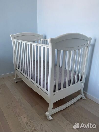 Детская кроватка