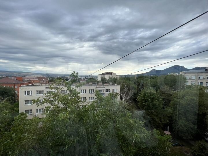 2-к. квартира, 55 м², 5/5 эт.