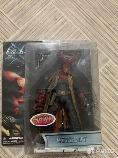 Hellboy mezco фигурка