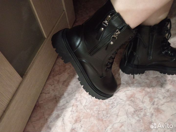 Ботинки зима новые 38