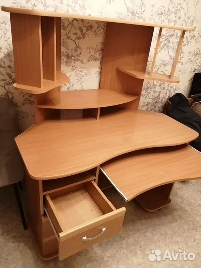 Компьютерный стол